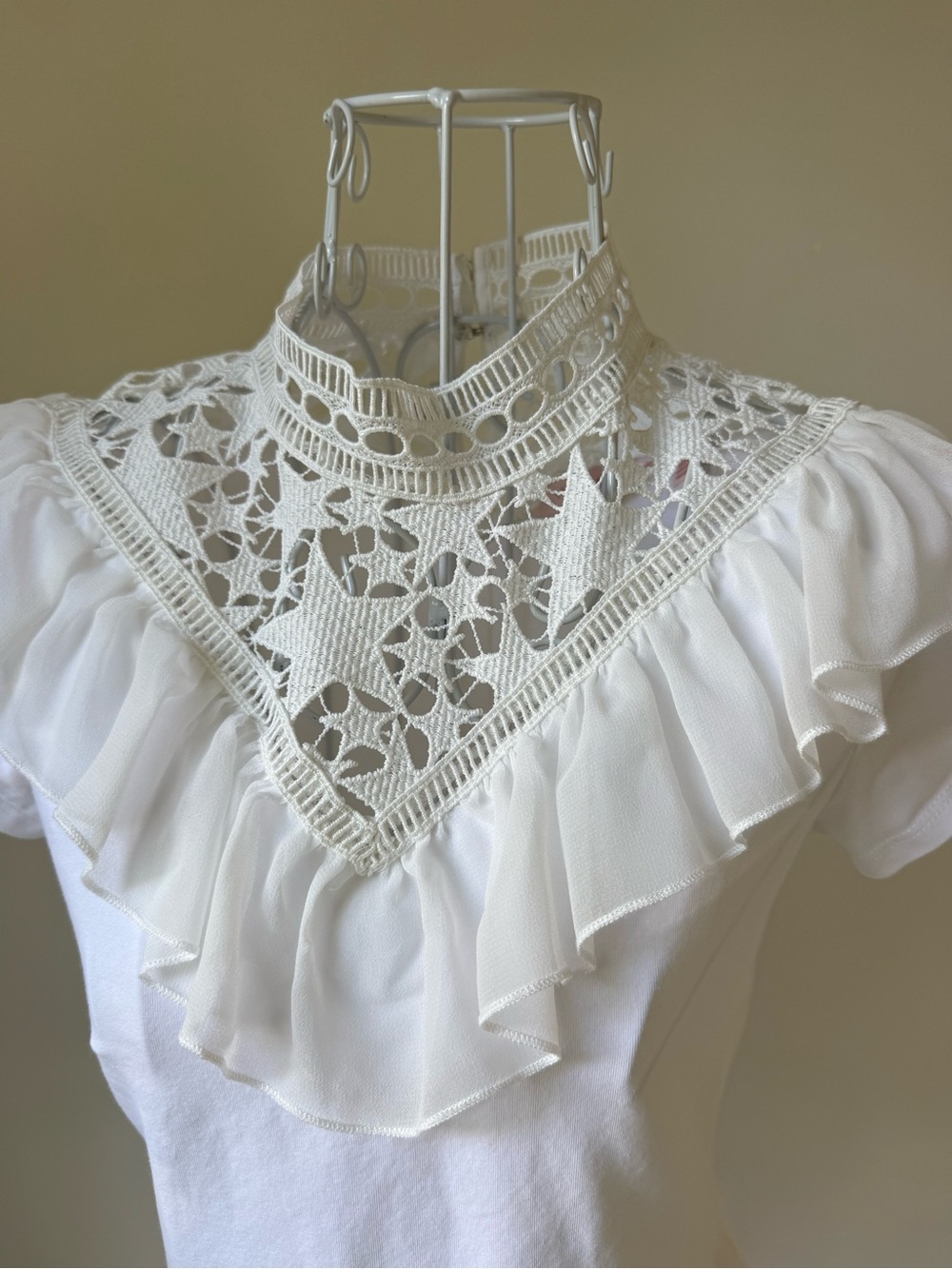 Ted Baker London White Lace Ruffle High Neck Top Blouse Size 0 XS - Picture 2 of 9